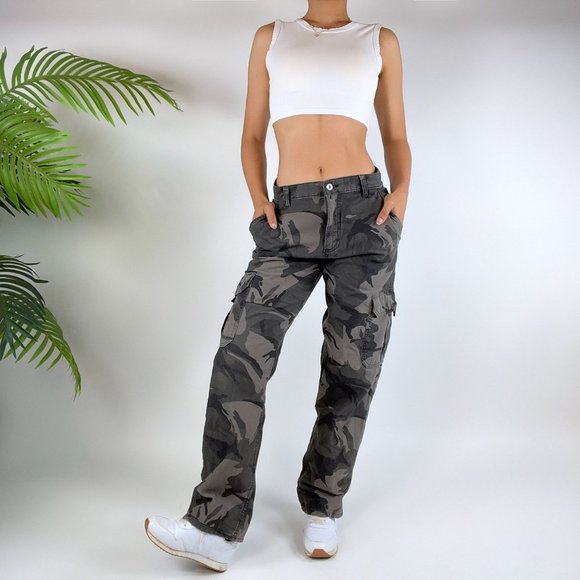 Unbranded Pants - Vintage Y2K Gray Gorpcore Camo Low Rise Bootcut Cargo Pants / Size: 16 Teen